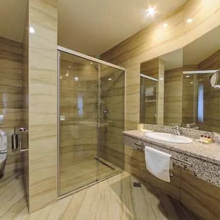 Hotel M Nikic 4*